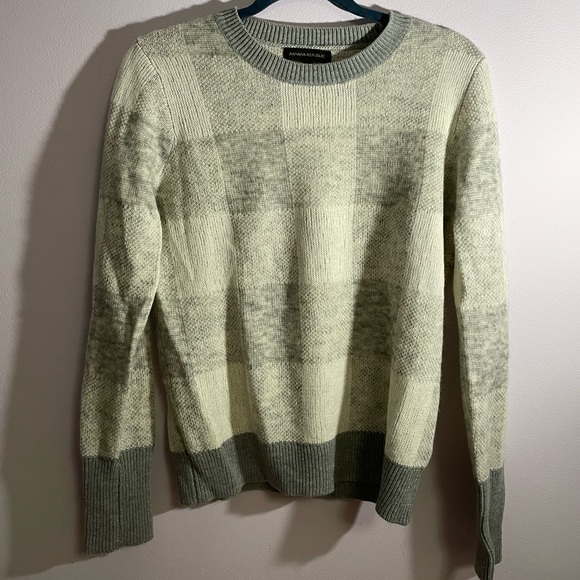 Light checker pattern sweater. Neutral colors. Banana Republic. Size Small. - Picture 2 of 2